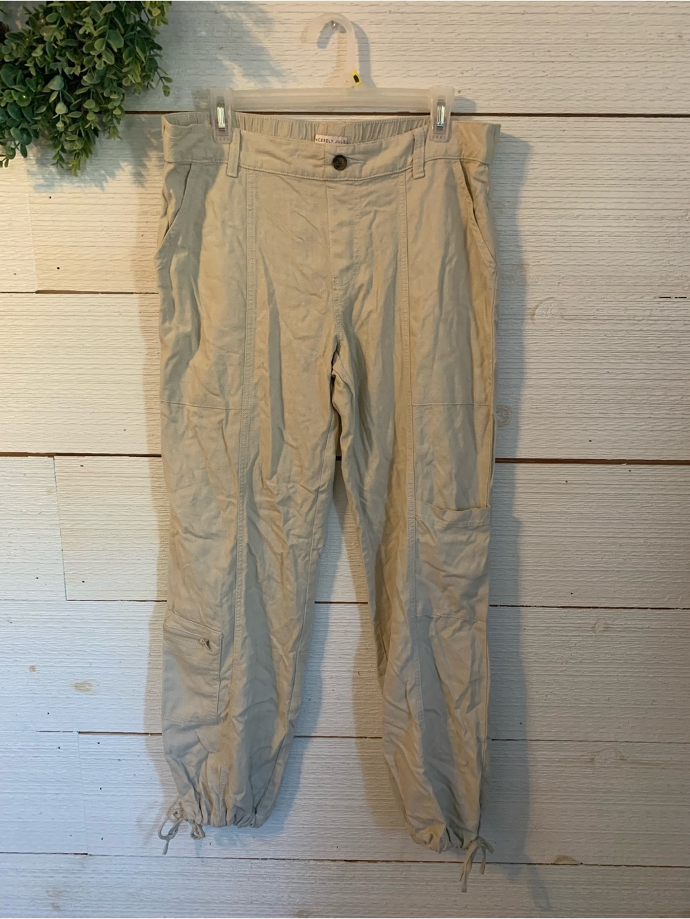 Sincerely Jules Cropped Cargo Joggers - Light Beige Size L